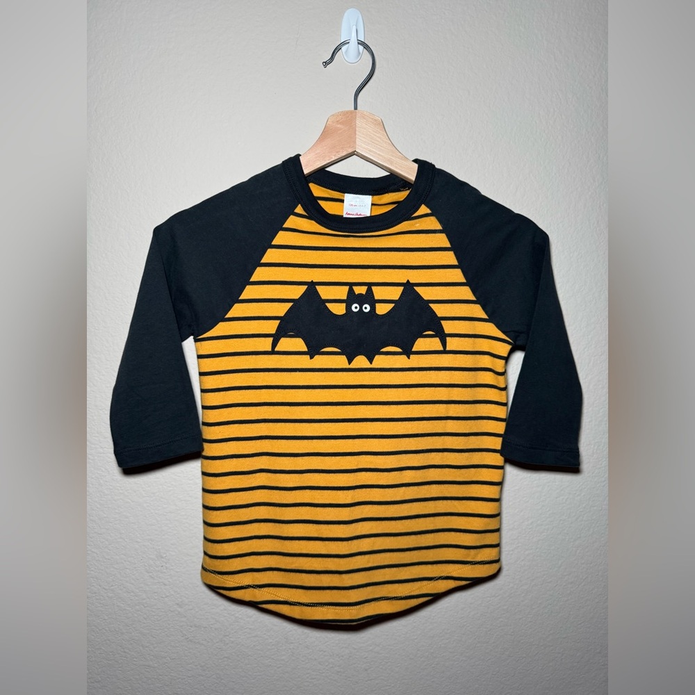 Hanna Andersson 6-7 Halloween black/orange striped Bat long sleeve shirt